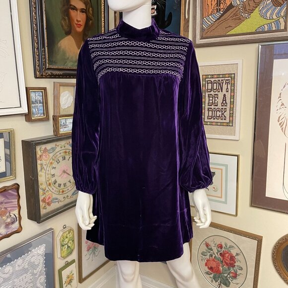 70s Vintage Purple Velvet Mini Dress with Smocked Yoke & Puff Sleeves Size 13 - Picture 3 of 6